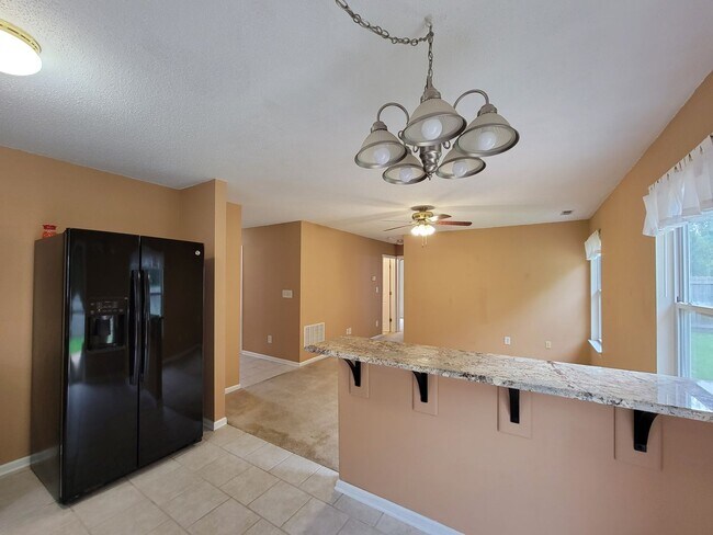 Building Photo - Single family home in The Highlands