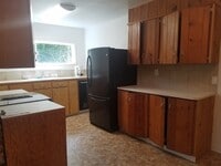 Building Photo - Newly Updated! 3 Bed/2 Bath House