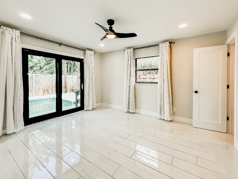 Building Photo - 1847 Shore Acres Blvd NE