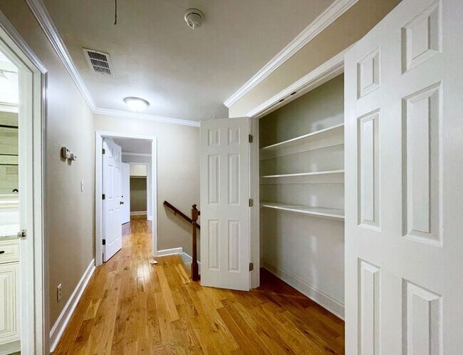 Building Photo - 811 Mitsy Ridge Dr