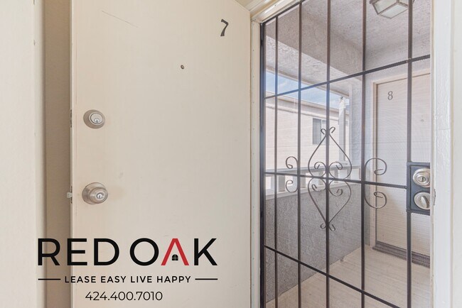 Building Photo - ~1 Month FREE~ Welcoming One Bedroom with ...