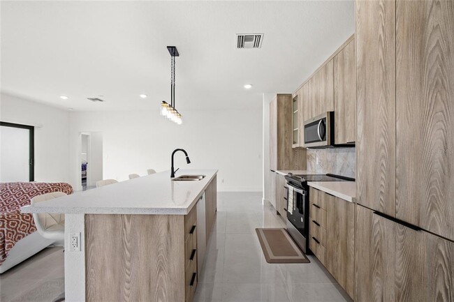 Building Photo - 6337 Chorus Dr
