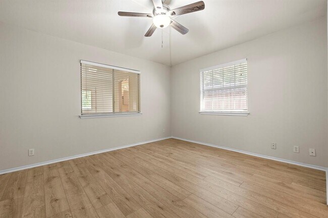 Building Photo - 9628 Dalewood Dr