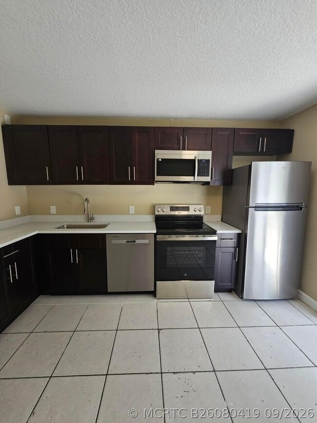 Building Photo - 4876 Orleans Ct