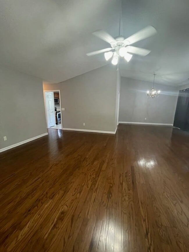 Building Photo - Maryville 37804 - 3 bedroom, 2 bath brick ...