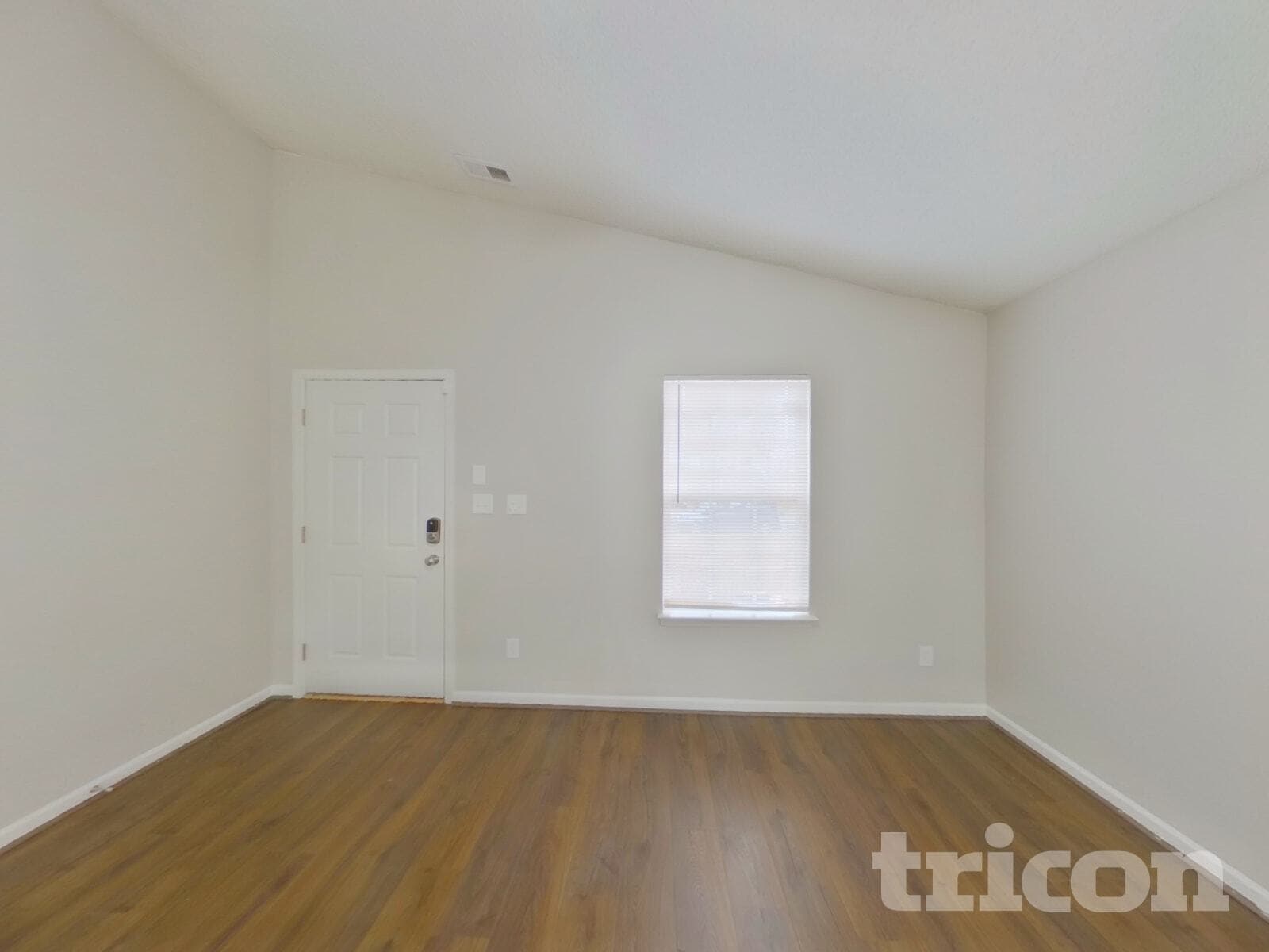 Building Photo - 529 Pullman St SW