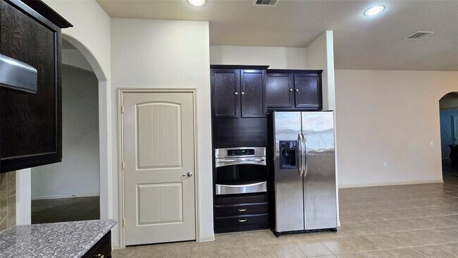 Building Photo - 24302 Bella Florence Dr