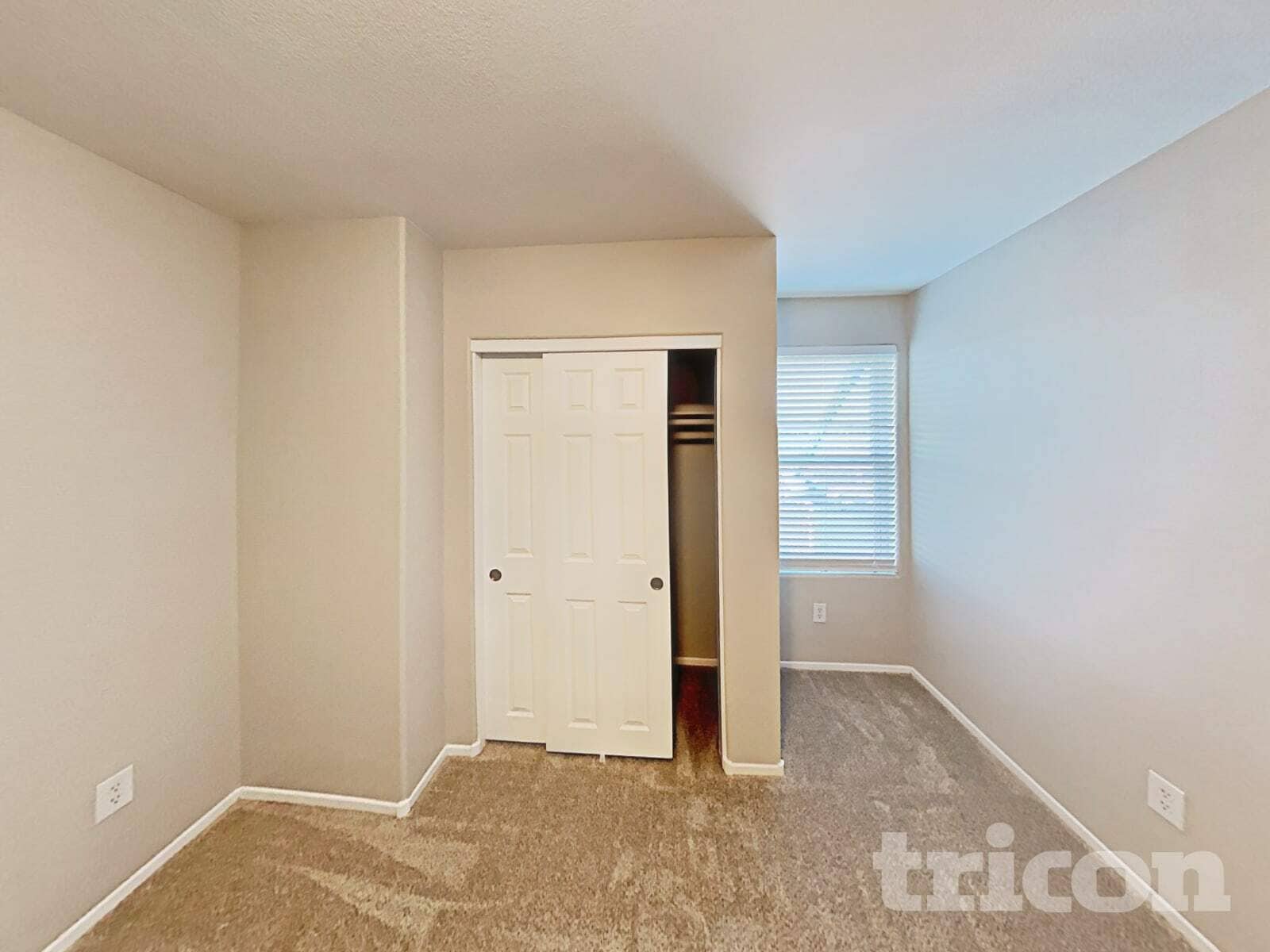 Building Photo - 5686 Diamond Palm Ct