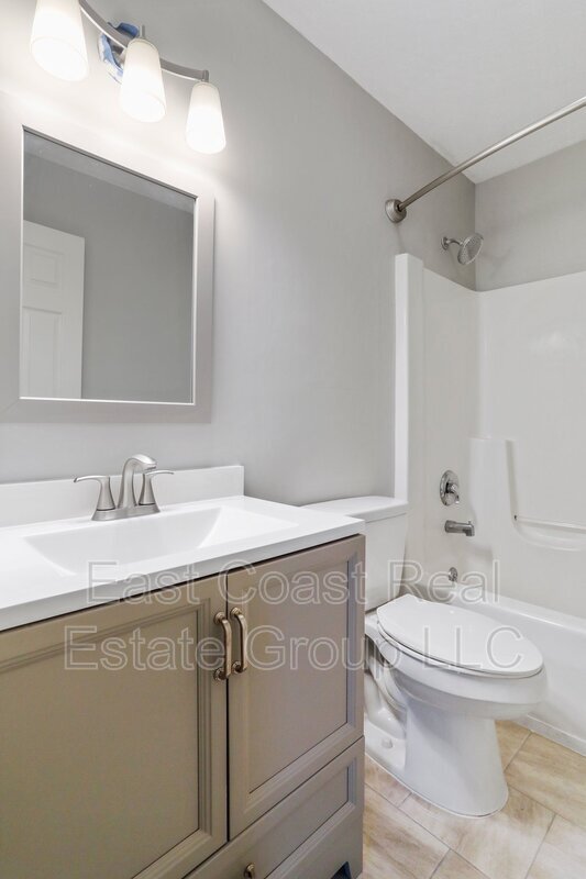 Building Photo - 339 Clifford Dr