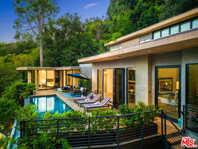 Building Photo - 727 N Beverly Glen Blvd