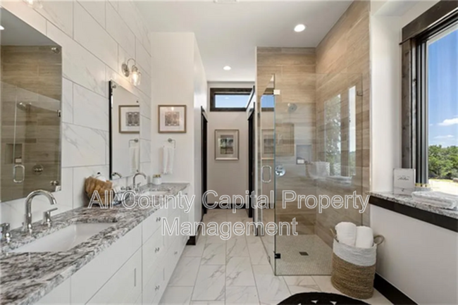 Building Photo - 2113 Barbaro Way