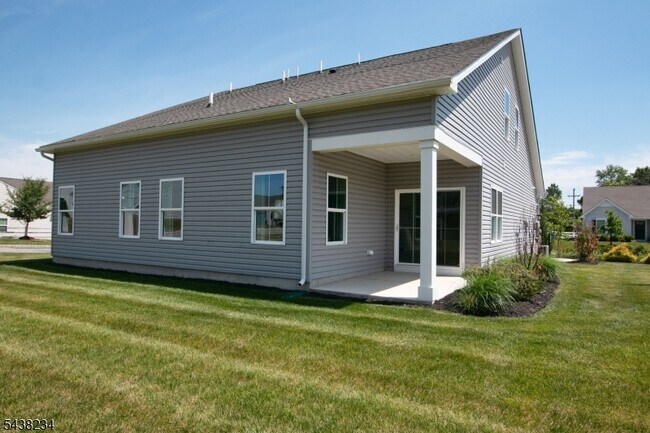 Building Photo - 2 Redwood Run