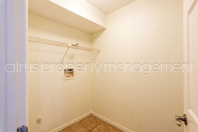 Building Photo - Winter Park 2/2 Condo in Charming Parkview...