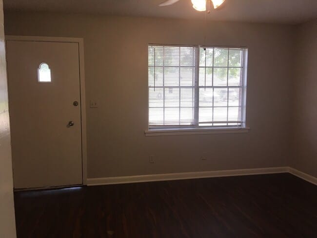 Building Photo - LINWOOD- section 8 approved