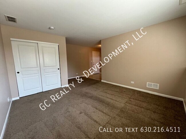 Building Photo - 1513 Bristol Ln