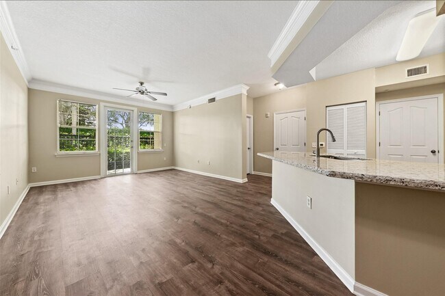 Building Photo - 9905 Baywinds Blvd