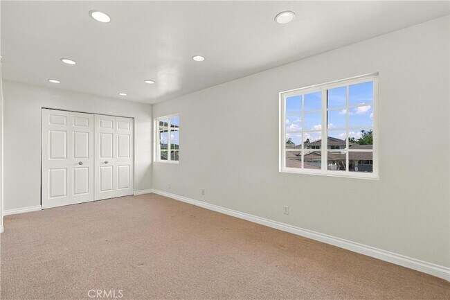 Building Photo - 6912 Tahiti Dr