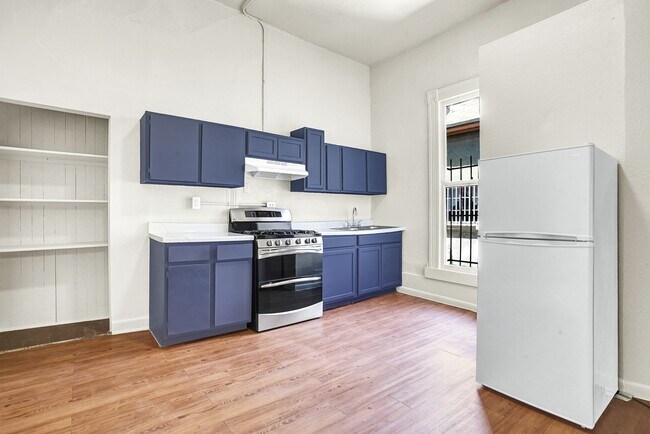 Building Photo - Central 1 Bedroom 1 Bath