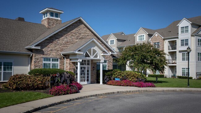 Primary Photo - 313 Charles Pond Dr