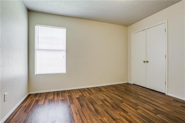Building Photo - 2620 Clear Brook Dr