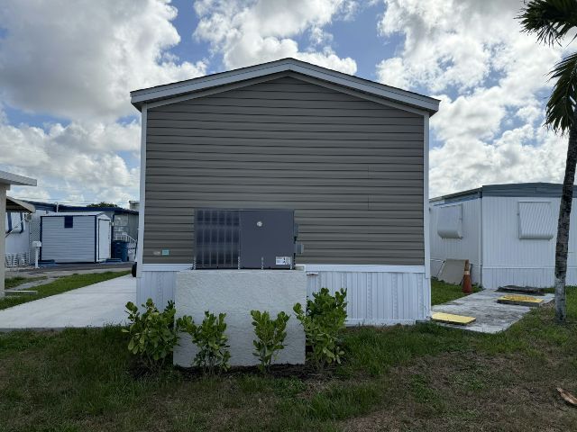 Building Photo - 6101 Cleveland St