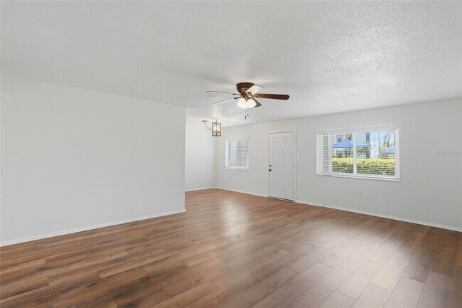 Building Photo - 350 79th Ave N