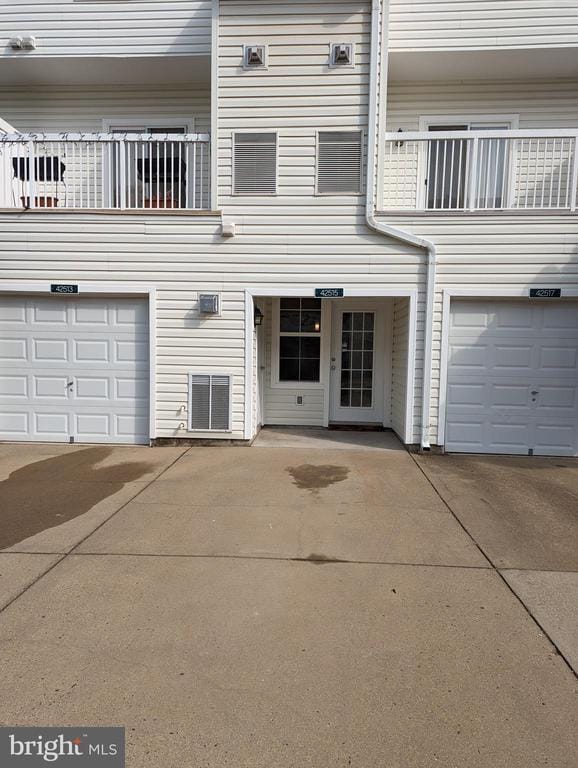 Building Photo - 42515 Hollyhock Terrace