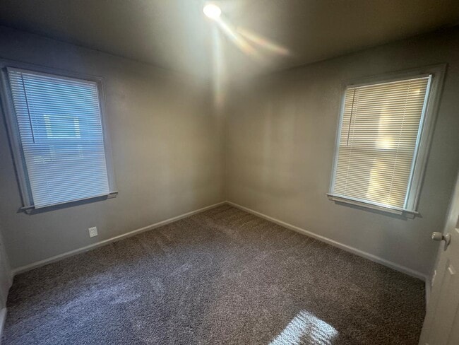 Building Photo - 21505 Bennett St