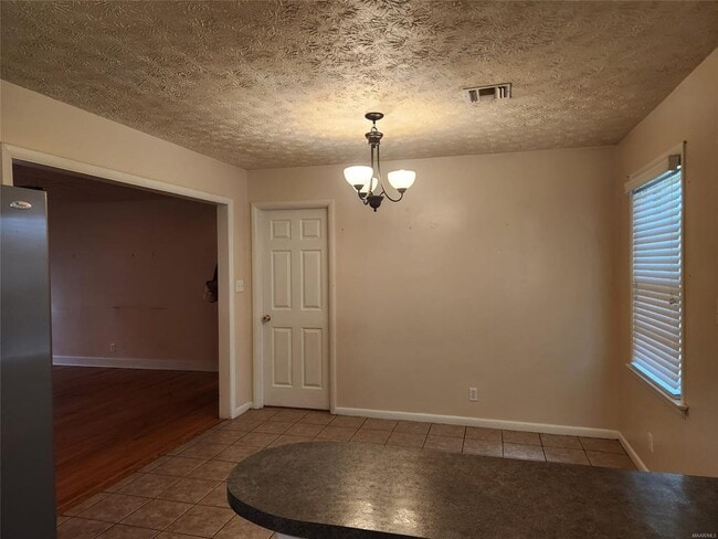 Building Photo - 606 Fairview Ave