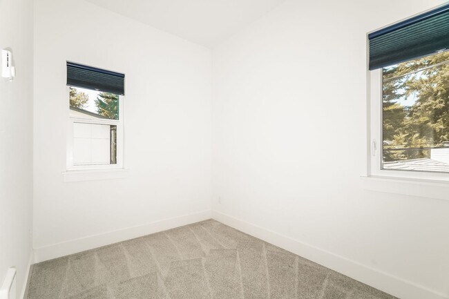 Building Photo - 12835 9th Ave SW