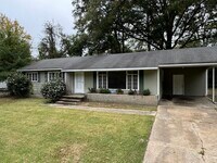 Building Photo - 140 Wildwood Cir