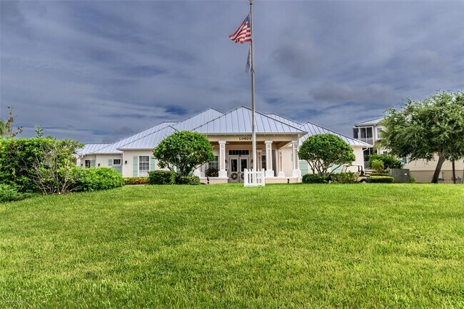 Building Photo - 10300 Tarpon Landings Terrace