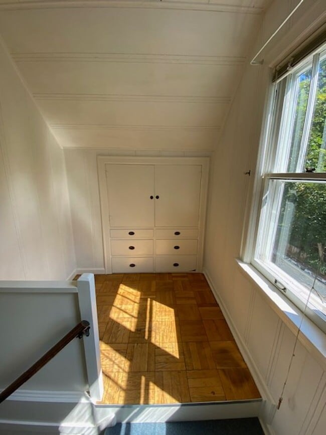 Building Photo - $2,695 / AVAILABLE NOW! 3BD Single Family Home