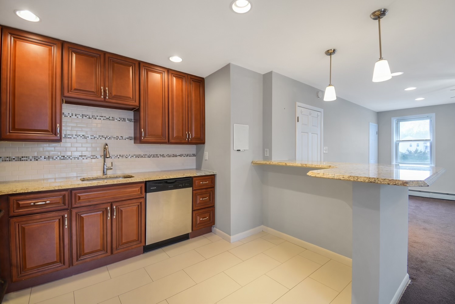 Building Photo - 109 4th Ave