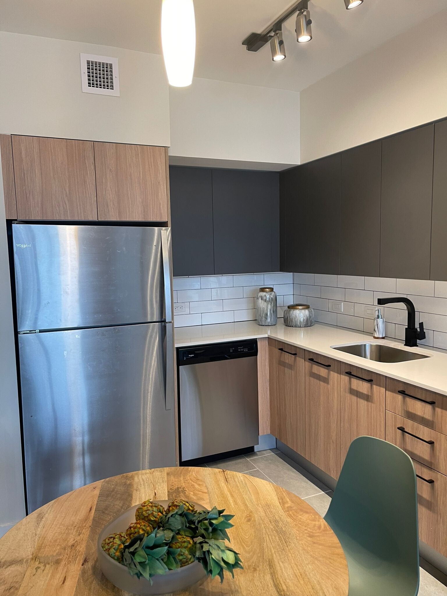 Building Photo - 90 SW 3rd St