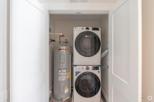 Interior Photo - Residence at 850