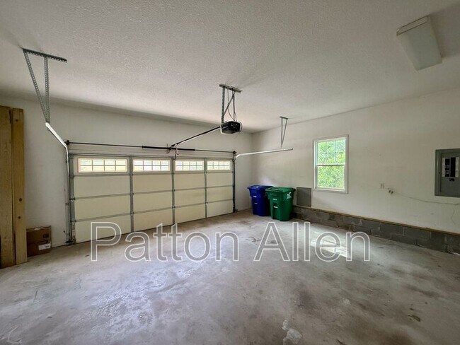 Building Photo - 47 Parrot Rd