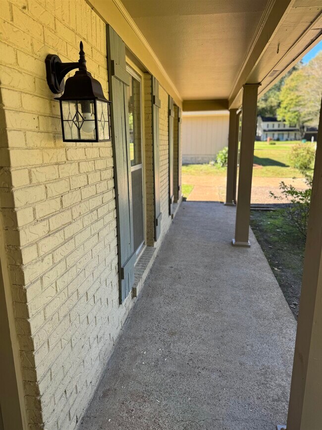 Building Photo - 7145 Claiborne Dr