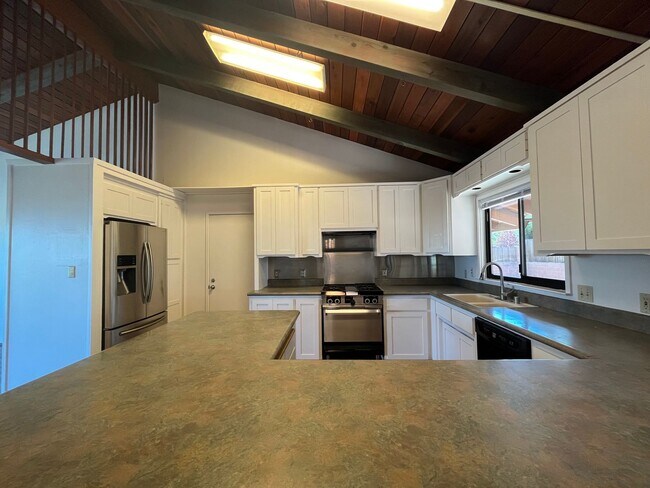 Building Photo - 420 Fairview Ln