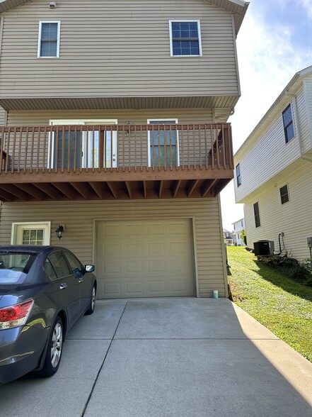 Building Photo - 2554 S Flat Rock Rd