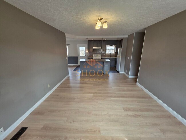 Building Photo - COZY 3BR/1.5BA HOME ON CUL-DE-SAC