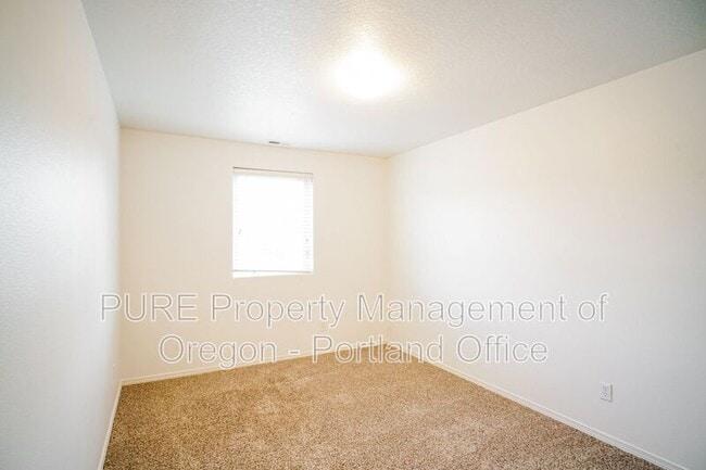 Building Photo - 16215 SW Blue Goose Ln