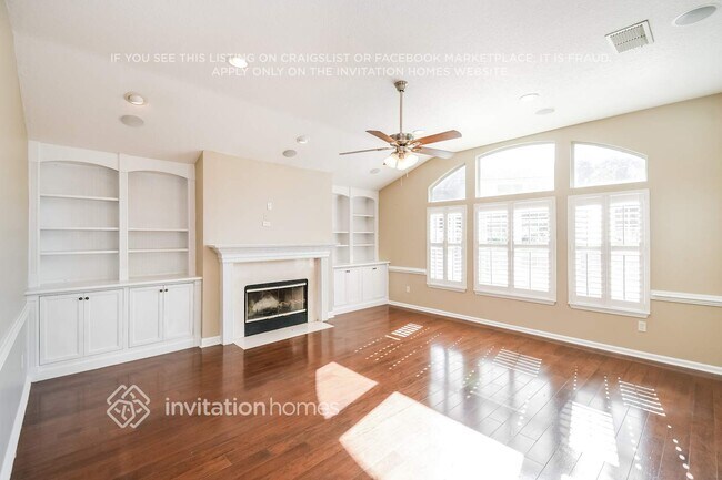 Building Photo - 4013 Lonicera Loop