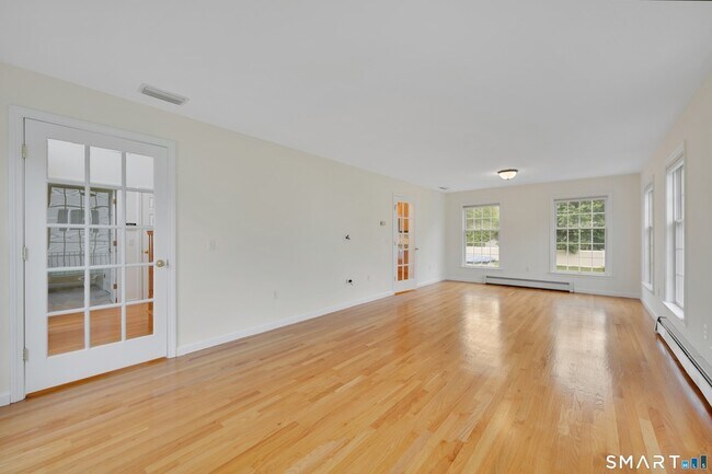Building Photo - 6 Fennwood Dr