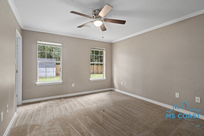 Building Photo - 108 N Island View Ave