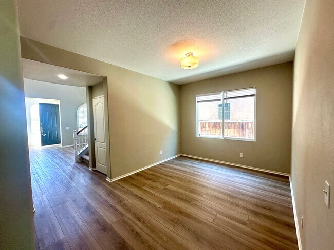 Building Photo - Beautiful Winchester 4-Bedroom  Home!
