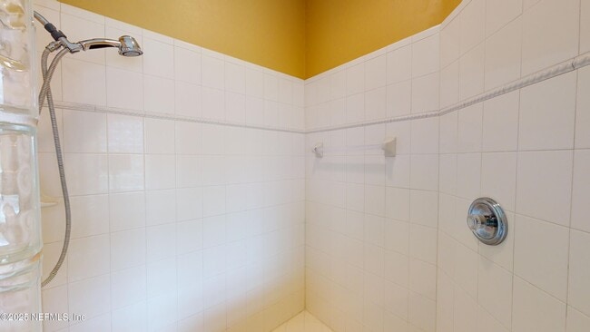 Building Photo - 11861 Lake Fern Dr