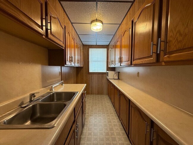 Building Photo - 132 Coburn Ave