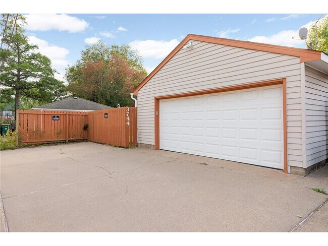 Building Photo - 3744 Perry Ave N