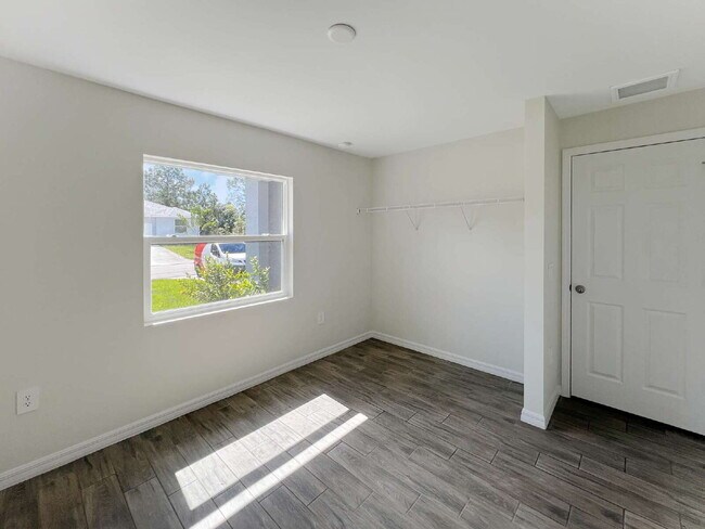 Building Photo - Move-In Special! Half Month FREE – APPLY b...